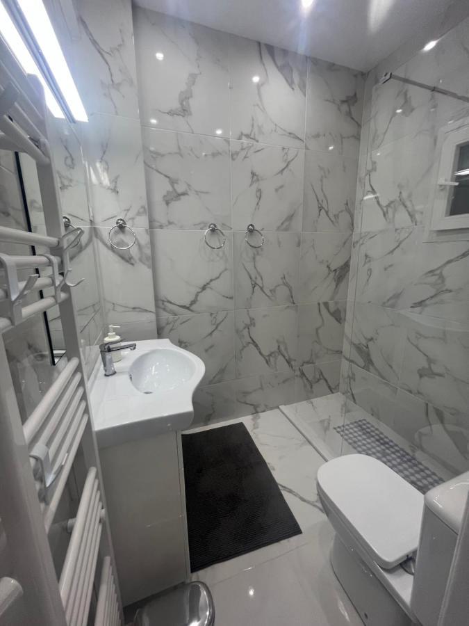 White Apartment Atenas Exterior foto