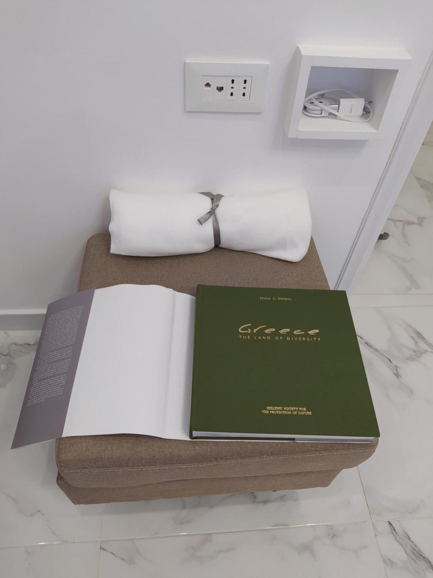 White Apartment Atenas Exterior foto