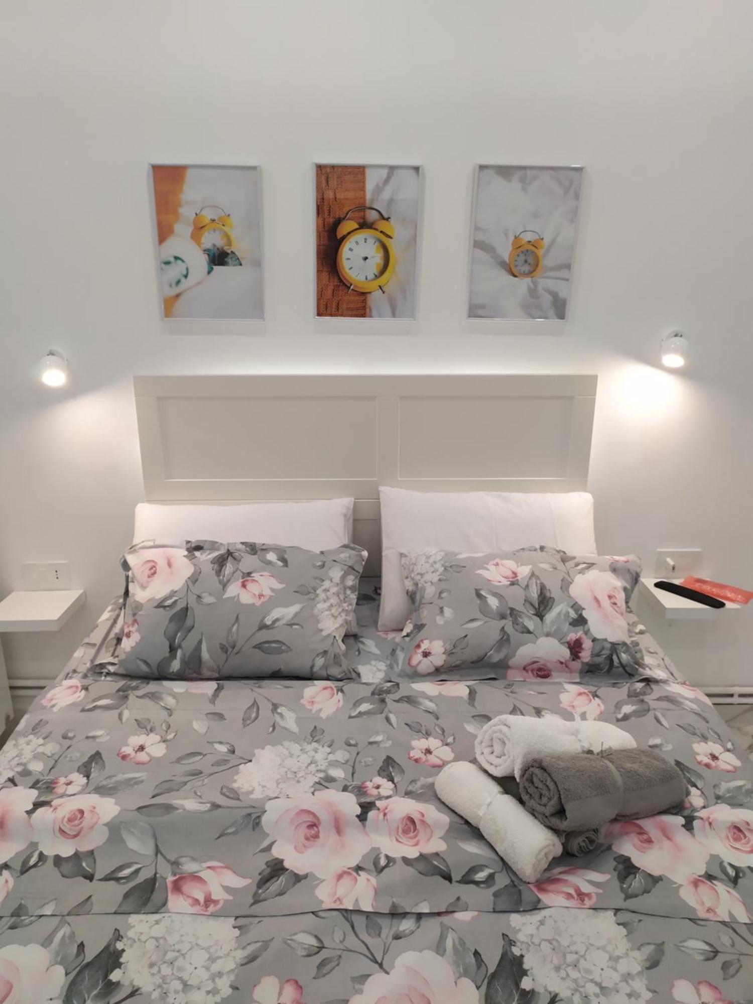 White Apartment Atenas Exterior foto